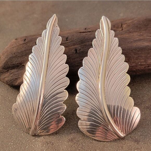 Sterling James Toadlena Navajo Statement Leaf Post Earrings - Picture 3 of 7